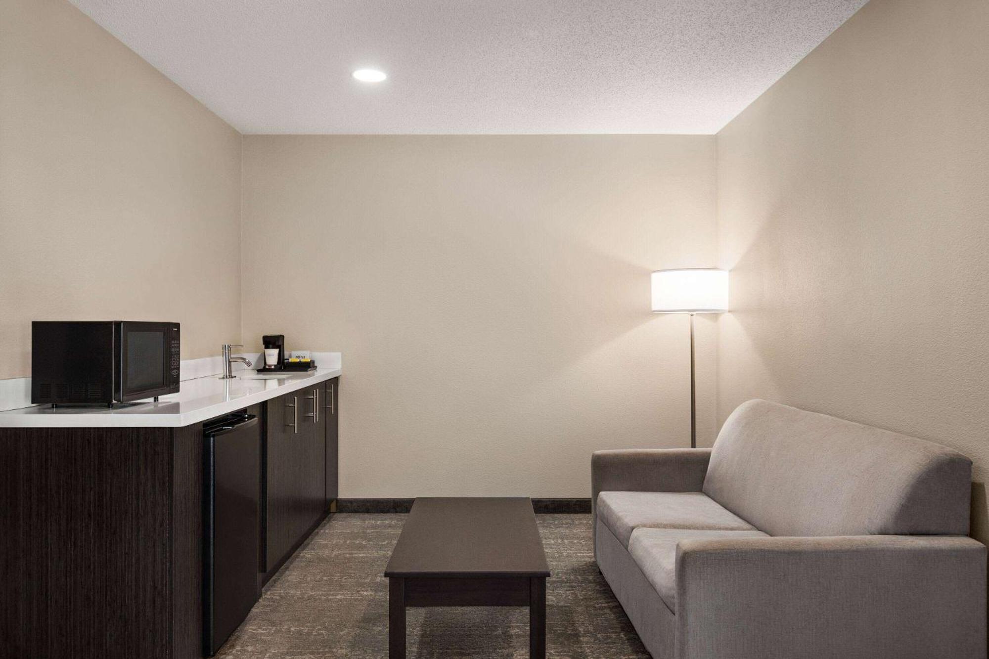 Wingate By Wyndham Savannah I-95 North Порт Уэнтворт Экстерьер фото