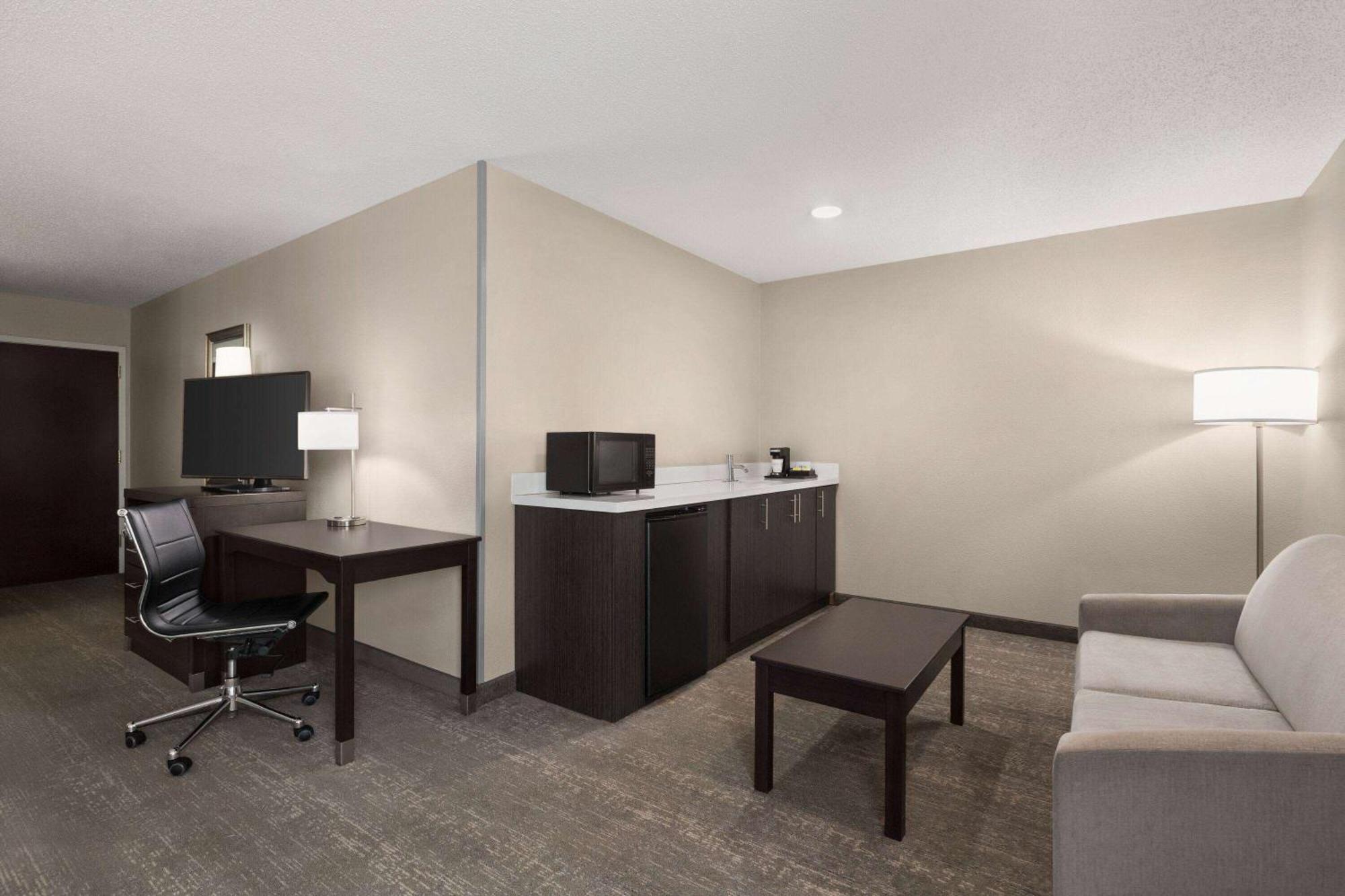 Wingate By Wyndham Savannah I-95 North Порт Уэнтворт Экстерьер фото