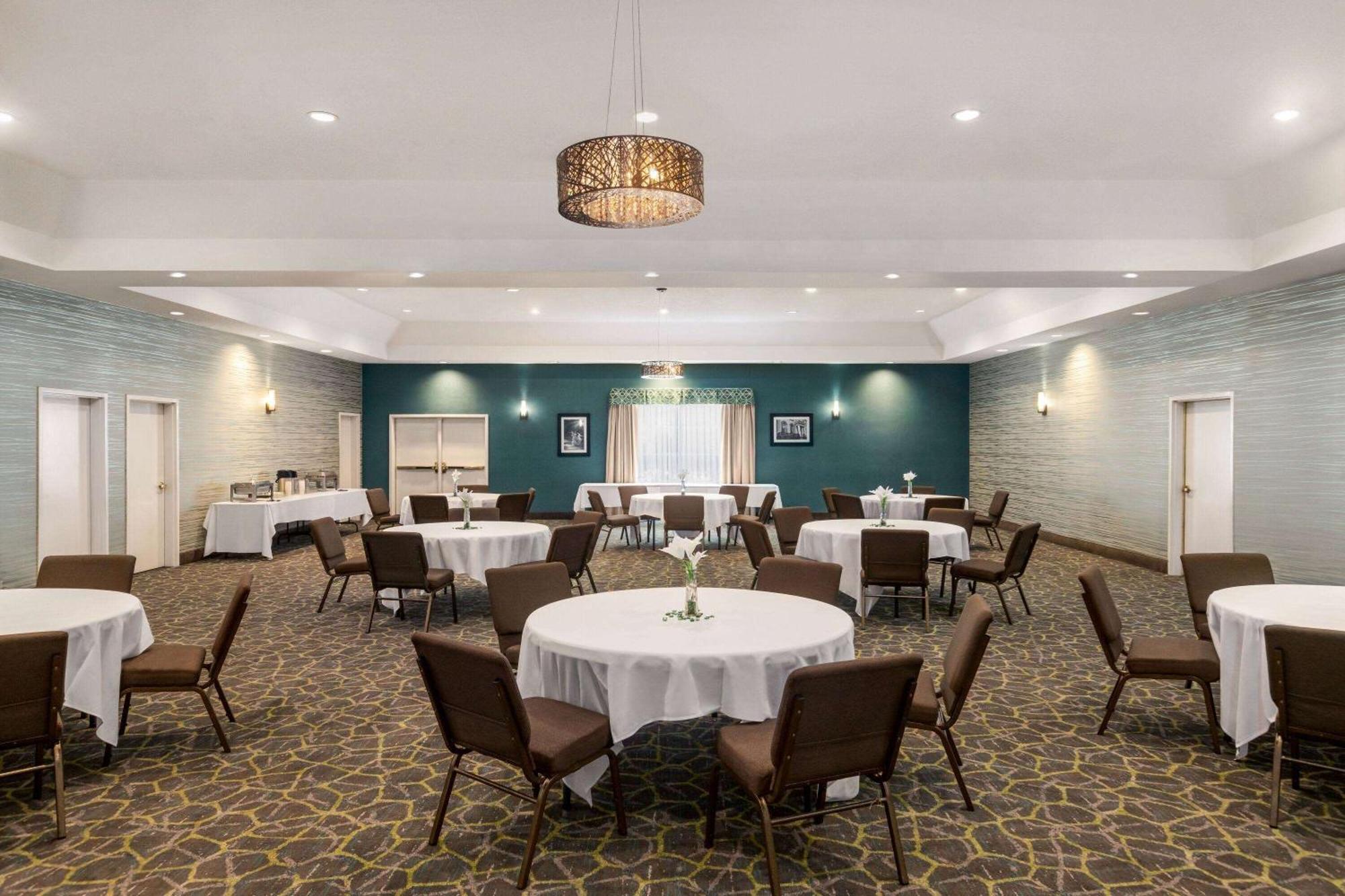 Wingate By Wyndham Savannah I-95 North Порт Уэнтворт Экстерьер фото