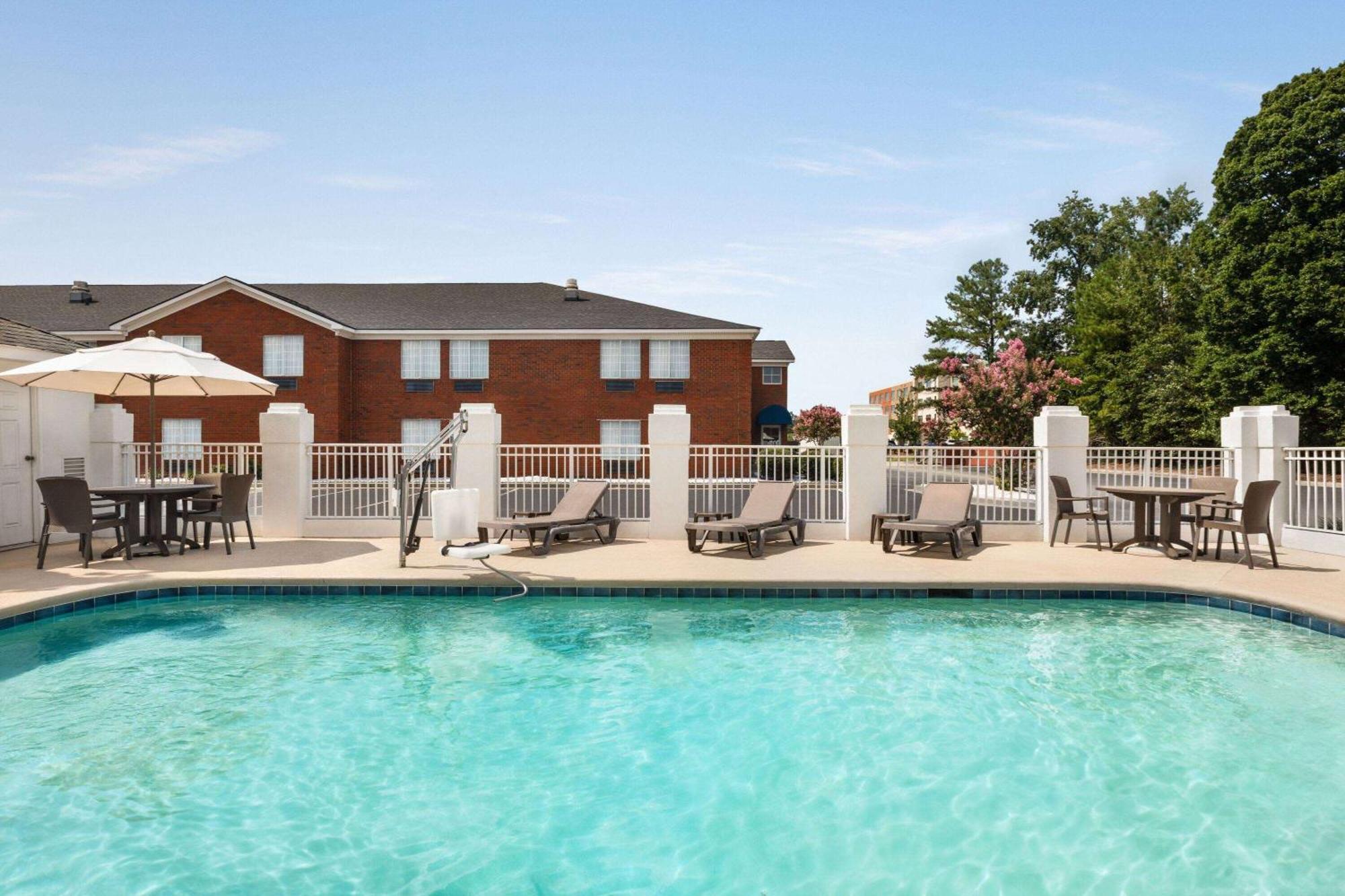 Wingate By Wyndham Savannah I-95 North Порт Уэнтворт Экстерьер фото